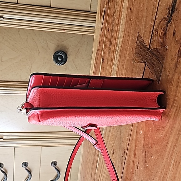 Michael Kors Dahlia Jet St Charm SM Phone Crossbody Leather - Picture 6 of 7